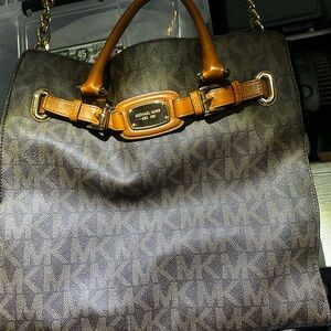 Michael Kors  Signature Tote Bag